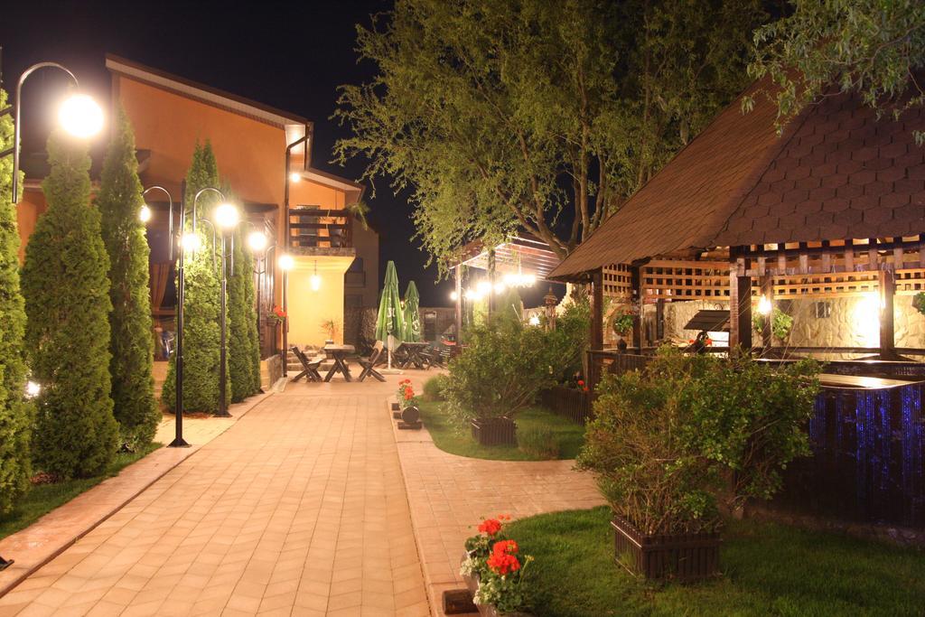 Rixo'S Guesthouse Circea Exterior photo