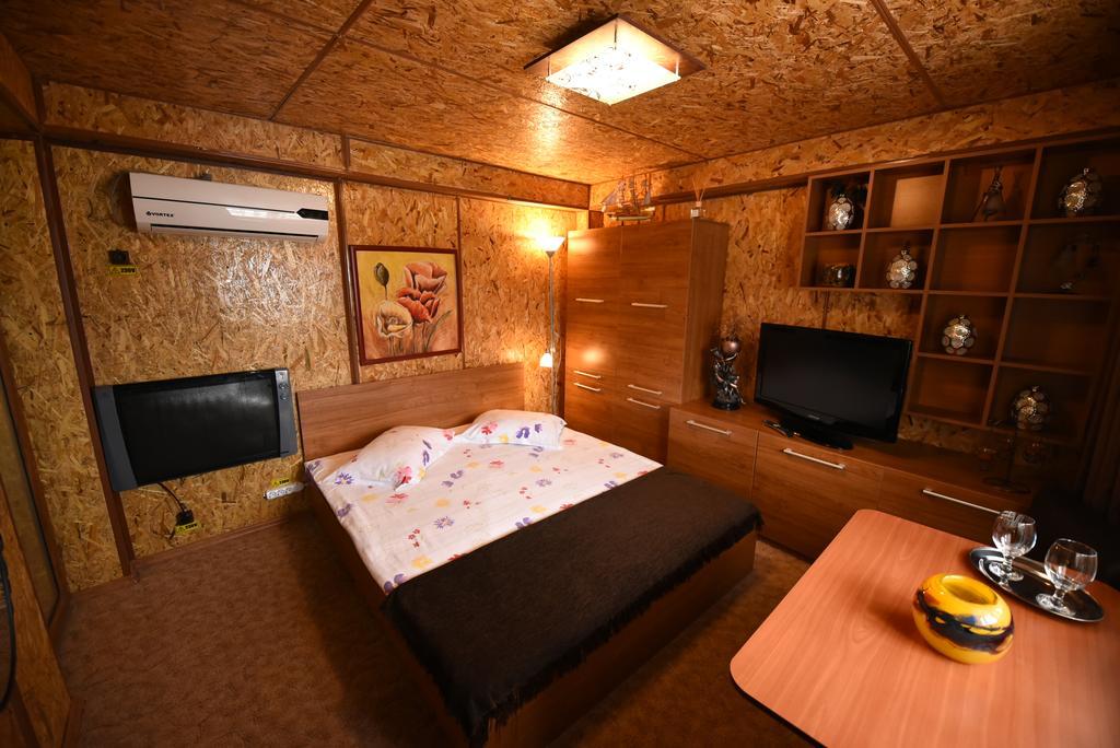 Rixo'S Guesthouse Circea Exterior photo