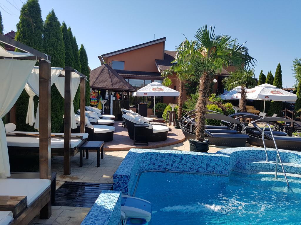 Rixo'S Guesthouse Circea Exterior photo